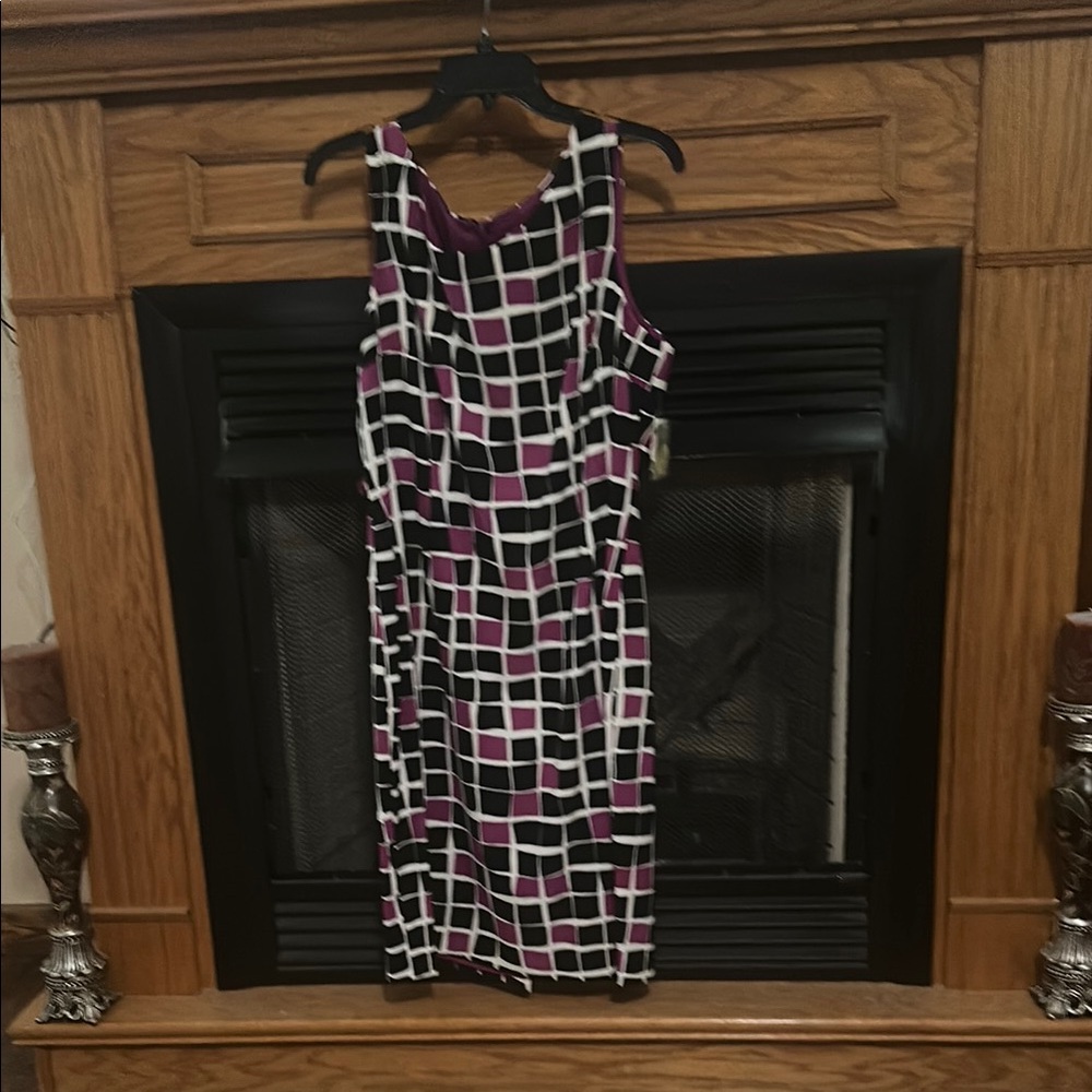 Chic Sleeveless Checkered Dress Size 16P